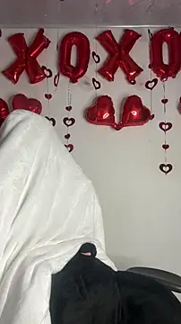 Snapshot of Irisweet_ chatting on February 11, 2026, 11:04 pm Irisweet online show from February 11, 2026, 11:04 pm