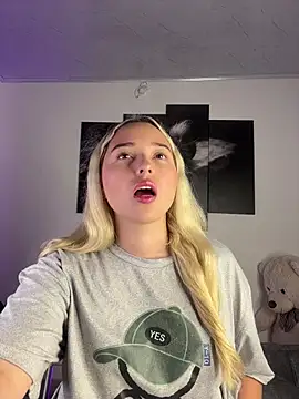 Irisweet  online show from November 25, 2025, 10:21 pm