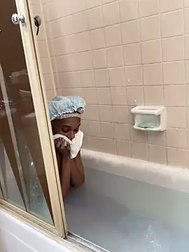 Snapshot of Jasmine_FullsShine chatting on January 15, 2026, 10:07 am Jasmine FullsShine online show from January 15, 2026, 10:07 am