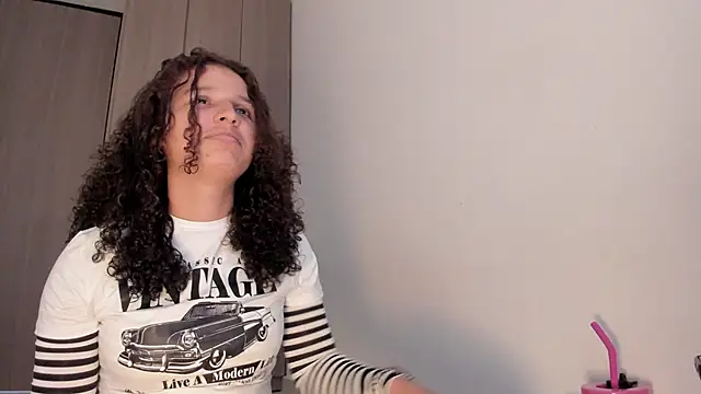 Snapshot of Cositarica_ chatting on October 4, 2025, 2:40 pm Cositarica online show from October 4, 2025, 2:40 pm