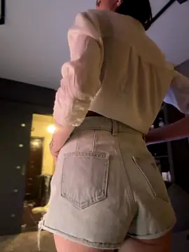 Bastet online show from December 17, 2025, 6:24 pm