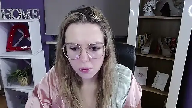 Zoey Erotic online show from December 1, 2025, 5:30 am