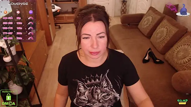 LauraClarck online show from September 19, 2025, 6:17 am