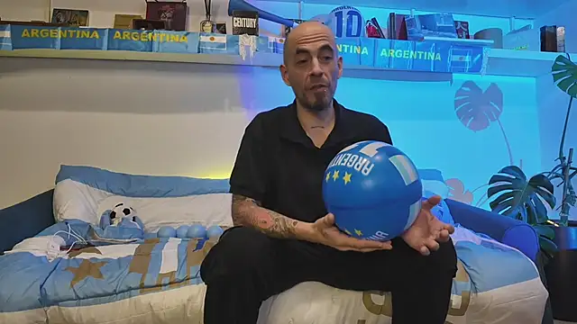 Elnonoykeila77 online show from July 16, 2026, 10:07 pm