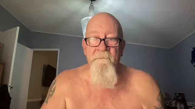 Snapshot of kcbace61760 chatting on February 4, 2026, 3:01 am kcbace61760 online show from February 4, 2026, 3:01 am