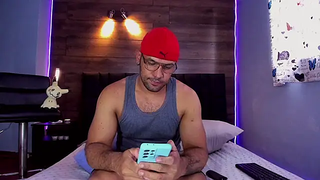 Snapshot of anthonylatynxd chatting on November 13, 2025, 9:30 pm anthonylatynxd online show from November 13, 2025, 9:30 pm