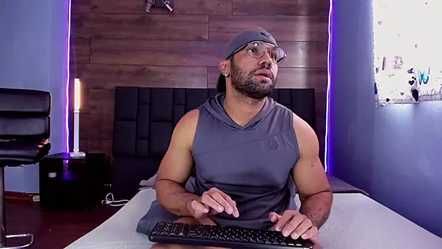 Snapshot of anthonylatynxd chatting on November 27, 2025, 7:36 pm anthonylatynxd online show from November 27, 2025, 7:36 pm