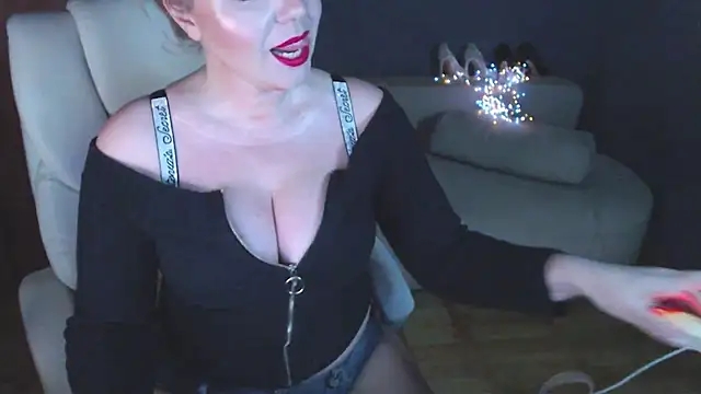 Cute sun online show from November 16, 2025, 4:45 pm