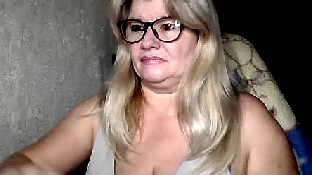 Snapshot of Diana_49 chatting on January 13, 2026, 8:40 am Diana 49 online show from January 13, 2026, 8:40 am
