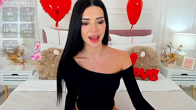 JasmiLyn online show from February 15, 2026, 1:32 pm