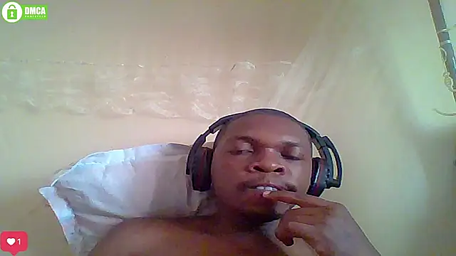 Snapshot of EarthyBull chatting on February 25, 2025, 7:52 am EarthyBull online show from February 25, 2025, 7:52 am