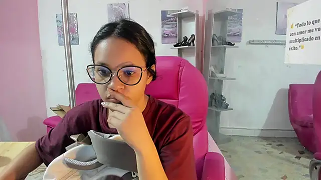 CAMILA--REY online show from November 20, 2025, 11:55 am