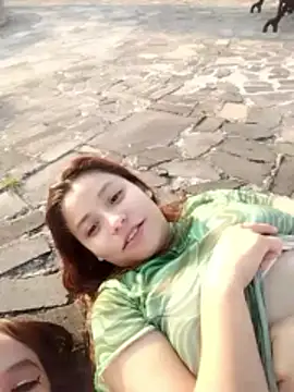 3littleschoolteens online show from April 8, 2026, 11:50 pm