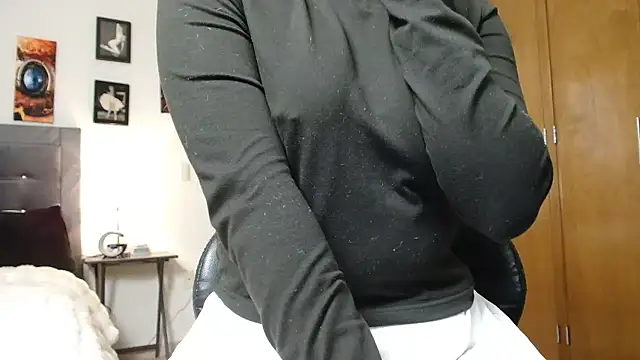 3littleschoolteens online show from January 12, 2026, 9:09 pm