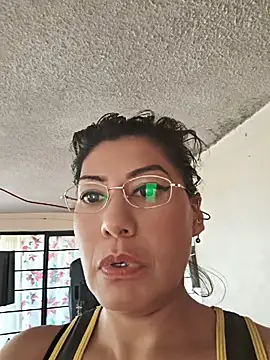LaInsaciableIntensa online show from May 8, 2026, 5:28 pm