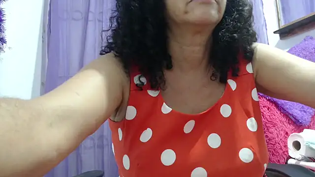 heyline milf online show from November 4, 2025, 10:02 pm