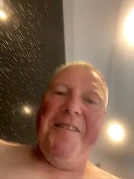 boilinghot123 online show from September 26, 2025, 3:52 pm