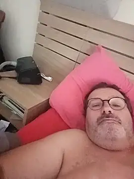 Snapshot of mike9473 chatting on October 11, 2025, 8:15 am mike9473 online show from October 11, 2025, 8:15 am