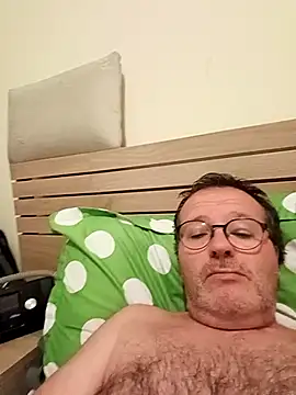 Snapshot of mike9473 chatting on September 27, 2025, 9:43 pm mike9473 online show from September 27, 2025, 9:43 pm