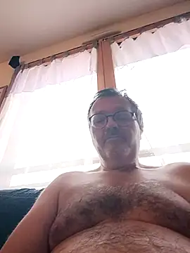 Snapshot of mike9473 chatting on October 6, 2025, 4:41 pm mike9473 online show from October 6, 2025, 4:41 pm