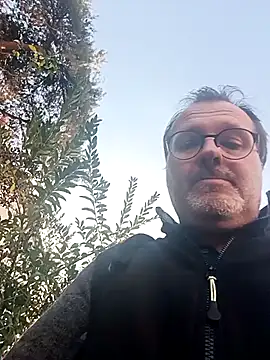 Snapshot of mike9473 chatting on October 10, 2025, 4:19 pm mike9473 online show from October 10, 2025, 4:19 pm