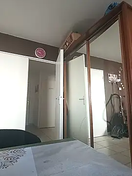 Snapshot of mike9473 chatting on November 4, 2025, 8:51 am mike9473 online show from November 4, 2025, 8:51 am