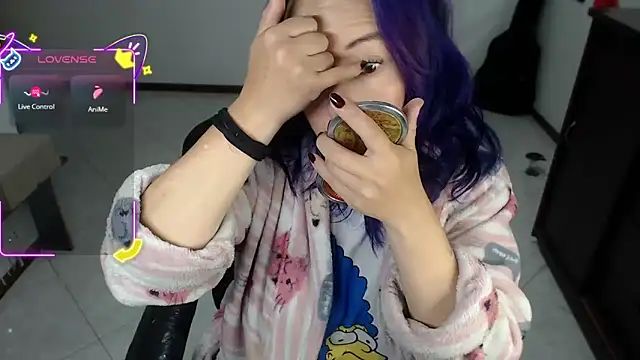 charlottezoe15 online show from November 9, 2025, 7:23 am