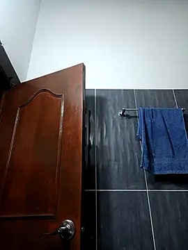 LunaZambrano online show from January 9, 2026, 1:07 pm