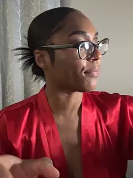 Snapshot of CandyLuxxxx chatting on March 21, 2025, 8:39 am CandyLuxxxx online show from March 21, 2025, 8:39 am