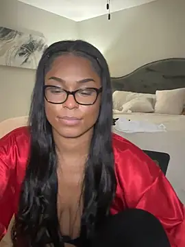 Snapshot of CandyLuxxxx chatting on January 29, 2025, 3:33 am CandyLuxxxx online show from January 29, 2025, 3:33 am