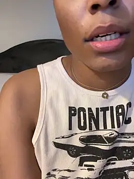 Snapshot of CandyLuxxxx chatting on March 19, 2025, 10:00 am CandyLuxxxx online show from March 19, 2025, 10:00 am