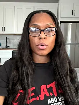 Snapshot of CandyLuxxxx chatting on September 20, 2025, 8:47 pm CandyLuxxxx online show from September 20, 2025, 8:47 pm