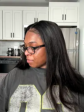 Snapshot of CandyLuxxxx chatting on October 12, 2025, 3:35 pm CandyLuxxxx online show from October 12, 2025, 3:35 pm