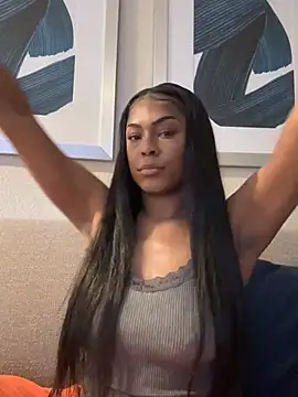 Snapshot of CandyLuxxxx chatting on January 25, 2025, 2:26 am CandyLuxxxx online show from January 25, 2025, 2:26 am