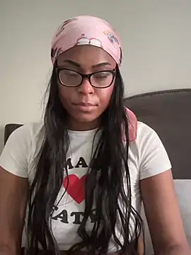 Snapshot of CandyLuxxxx chatting on January 26, 2025, 8:02 pm CandyLuxxxx online show from January 26, 2025, 8:02 pm