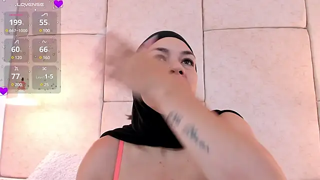 aisha vs online show from March 20, 2025, 12:43 pm