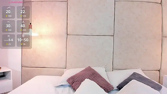 Snapshot of aisha_vs chatting on February 17, 2026, 12:02 pm aisha vs online show from February 17, 2026, 12:02 pm