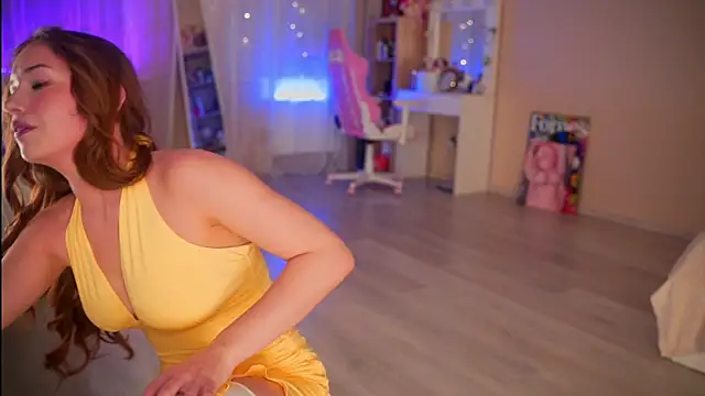 RosyEmily online show from October 19, 2025, 1:36 pm