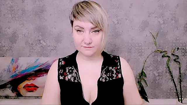 Snapshot of Djullia chatting on February 8, 2026, 6:11 am Djullia online show from February 8, 2026, 6:11 am