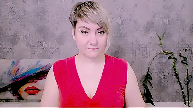 Snapshot of Djullia chatting on February 12, 2026, 6:13 am Djullia online show from February 12, 2026, 6:13 am