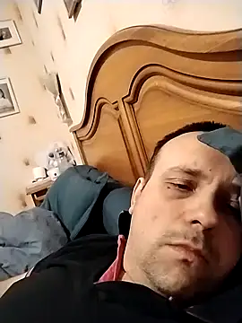 Snapshot of manubm03 chatting on January 6, 2026, 7:40 pm manubm03 online show from January 6, 2026, 7:40 pm