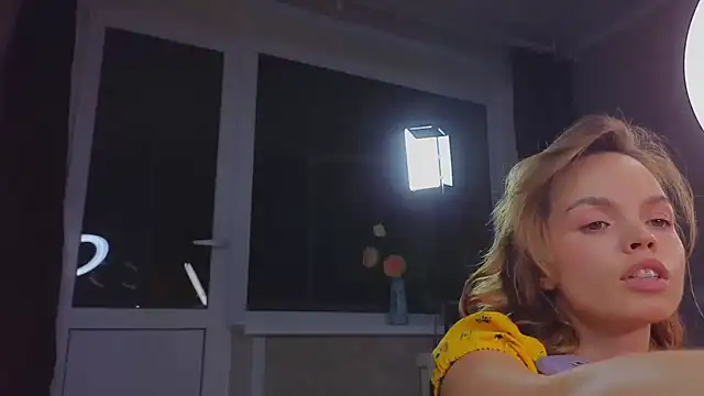 sinteas online show from November 5, 2025, 1:58 pm