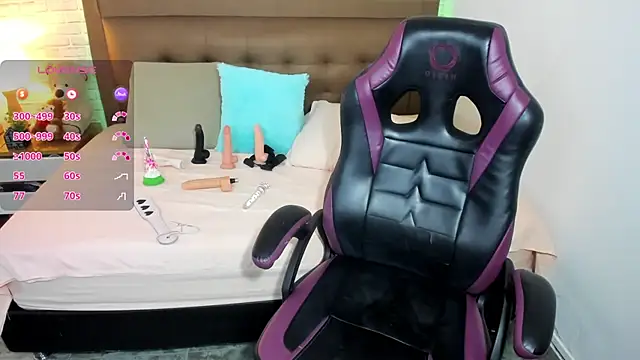 mila katts online show from October 12, 2025, 4:03 am