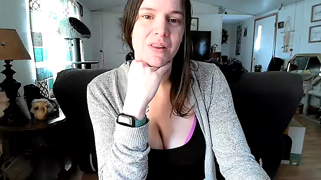 xodana online show from February 19, 2025, 8:41 pm