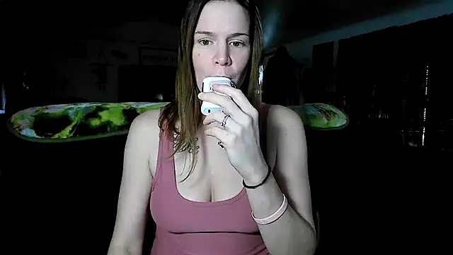 xodana online show from October 22, 2025, 4:39 pm