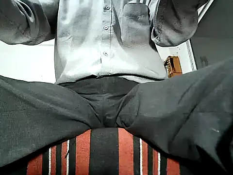 manan28 online show from February 13, 2026, 9:53 am