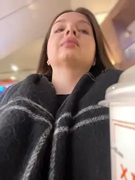 KrisMagnoly online show from February 18, 2026, 5:42 pm