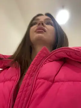 KrisMagnoly online show from April 26, 2026, 5:32 pm