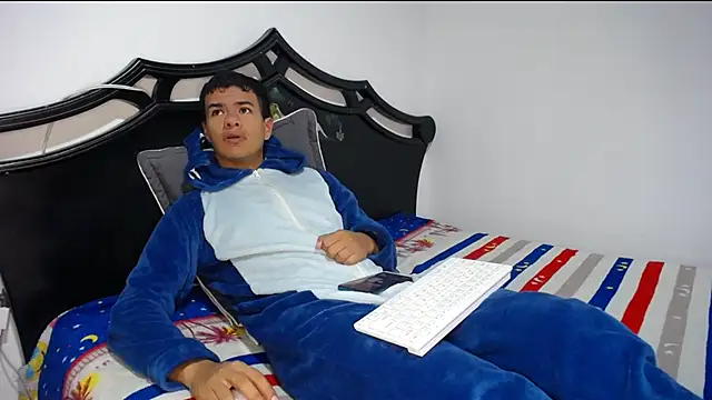 Snapshot of Deiby_casas chatting on October 29, 2025, 10:25 am Deiby casas online show from October 29, 2025, 10:25 am