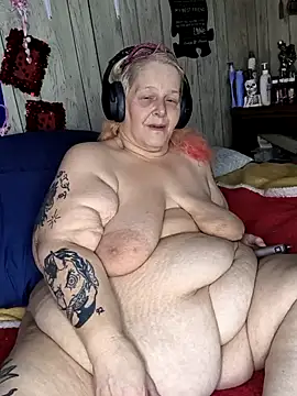 davisdesiresxh online show from January 13, 2026, 6:12 pm